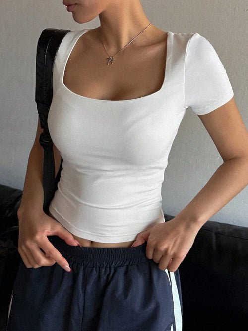 DAZY Camiseta ajustada de mujer con cuello cuadrado y mangas cortas de unicolor